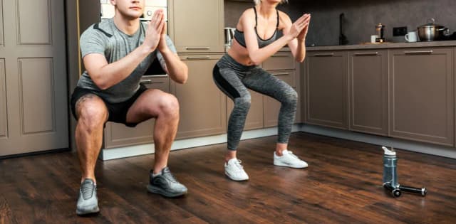 Skuteczne ćwiczenia w domu bez sprzętu dla początkujących Skuteczne ćwiczenia w domu bez sprzętu dla początkujących