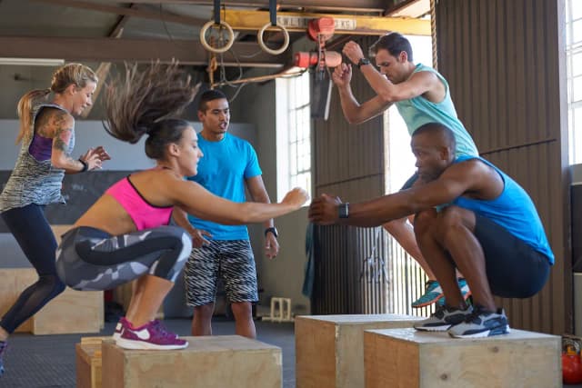WOD CrossFit co to? Poznaj skuteczne treningi dnia i ich korzyści WOD CrossFit co to? Poznaj skuteczne treningi dnia i ich korzyści