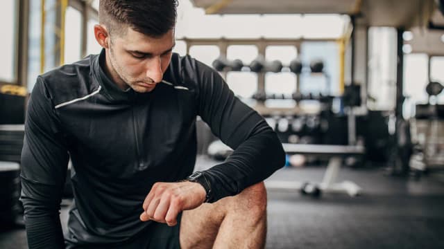 Ile razy w tygodniu ćwiczyć crossfit, aby uniknąć przetrenowania? Ile razy w tygodniu ćwiczyć crossfit, aby uniknąć przetrenowania?